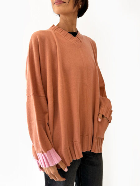 Contrast double pocket sweater