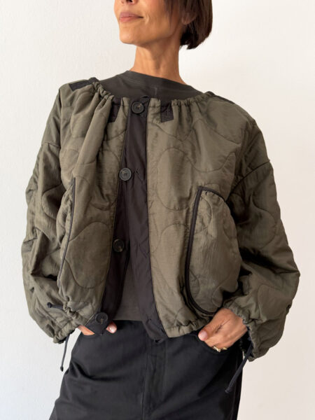Parachute quilt bomber